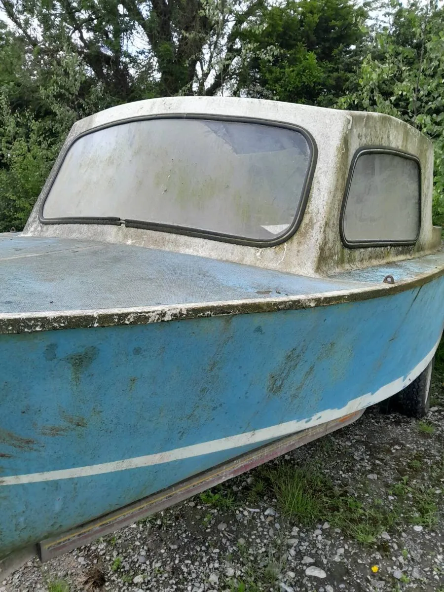 Fibreglass boat - Image 2