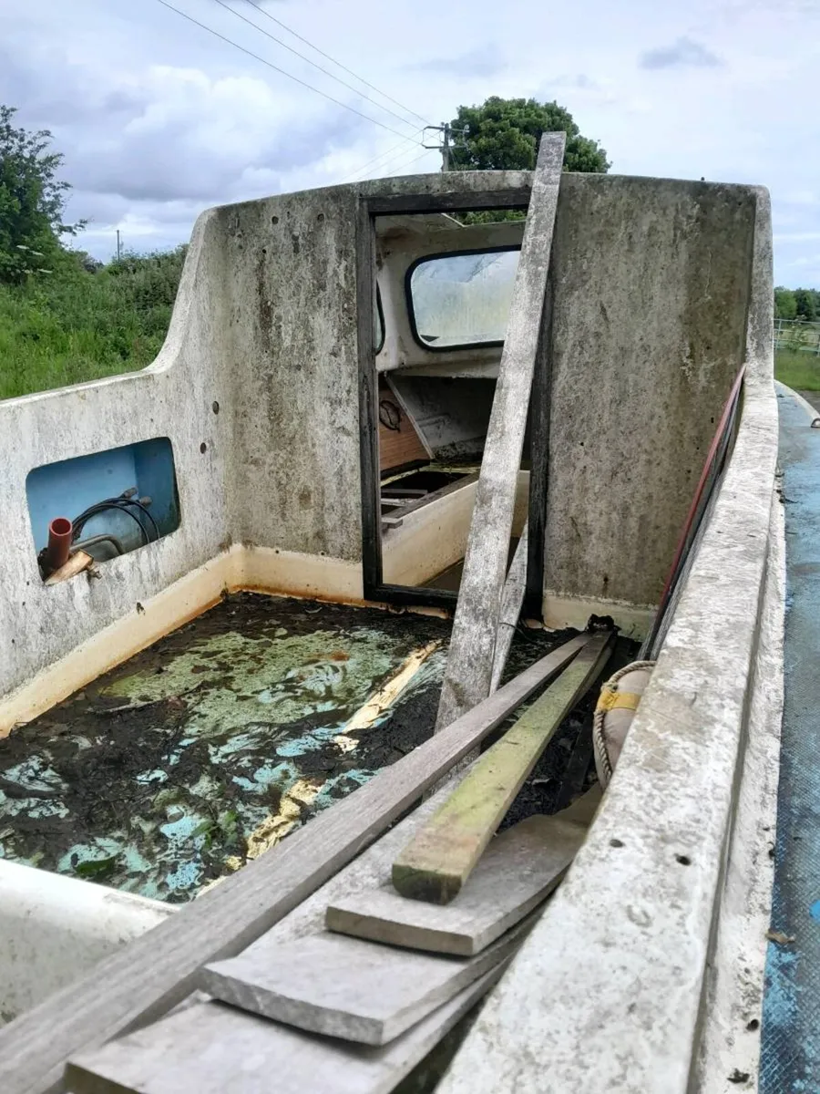 Fibreglass boat - Image 3