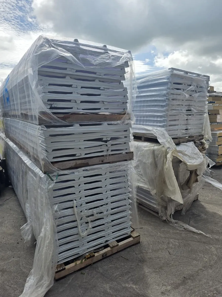 25mm Double Skin Clearlight Sheets – 8m Lengths - Image 4