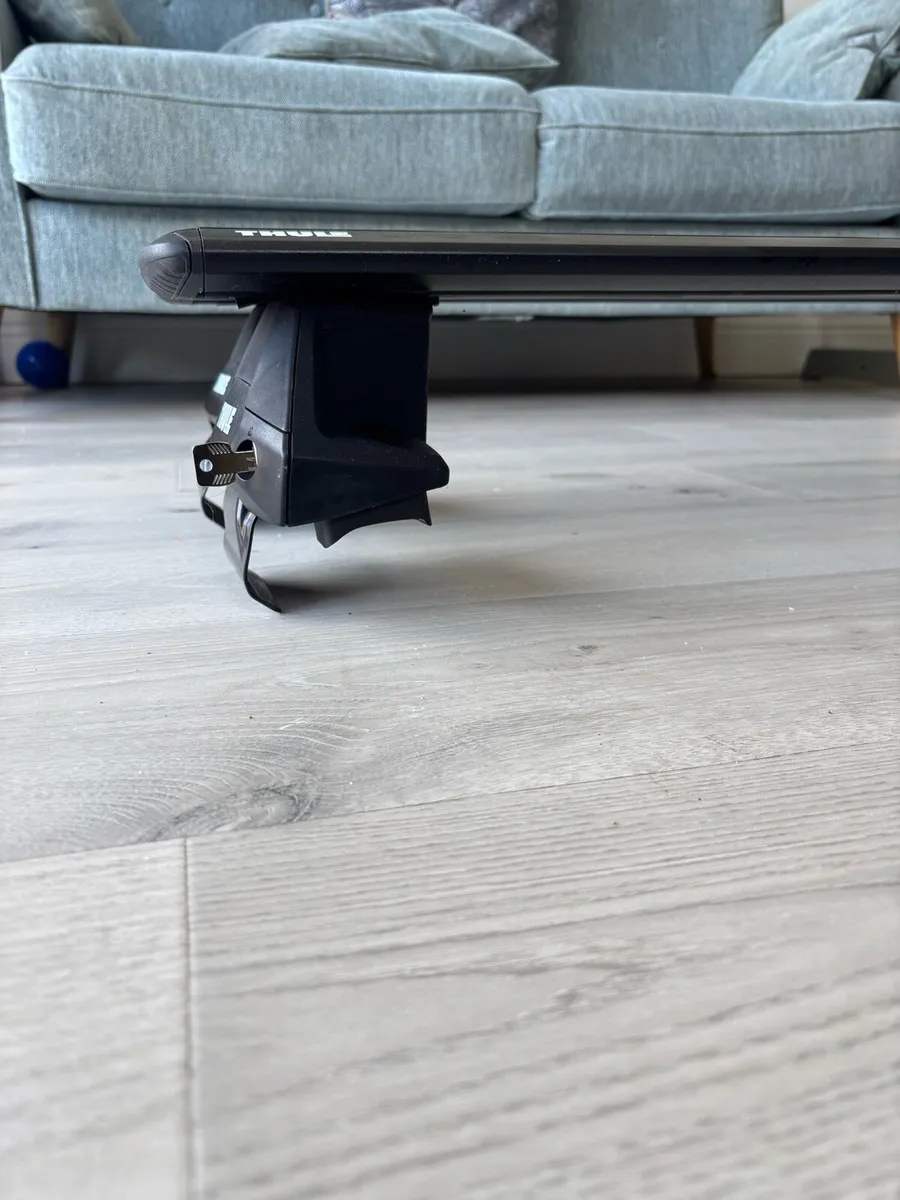 Thule roof bar and footpack - Image 4