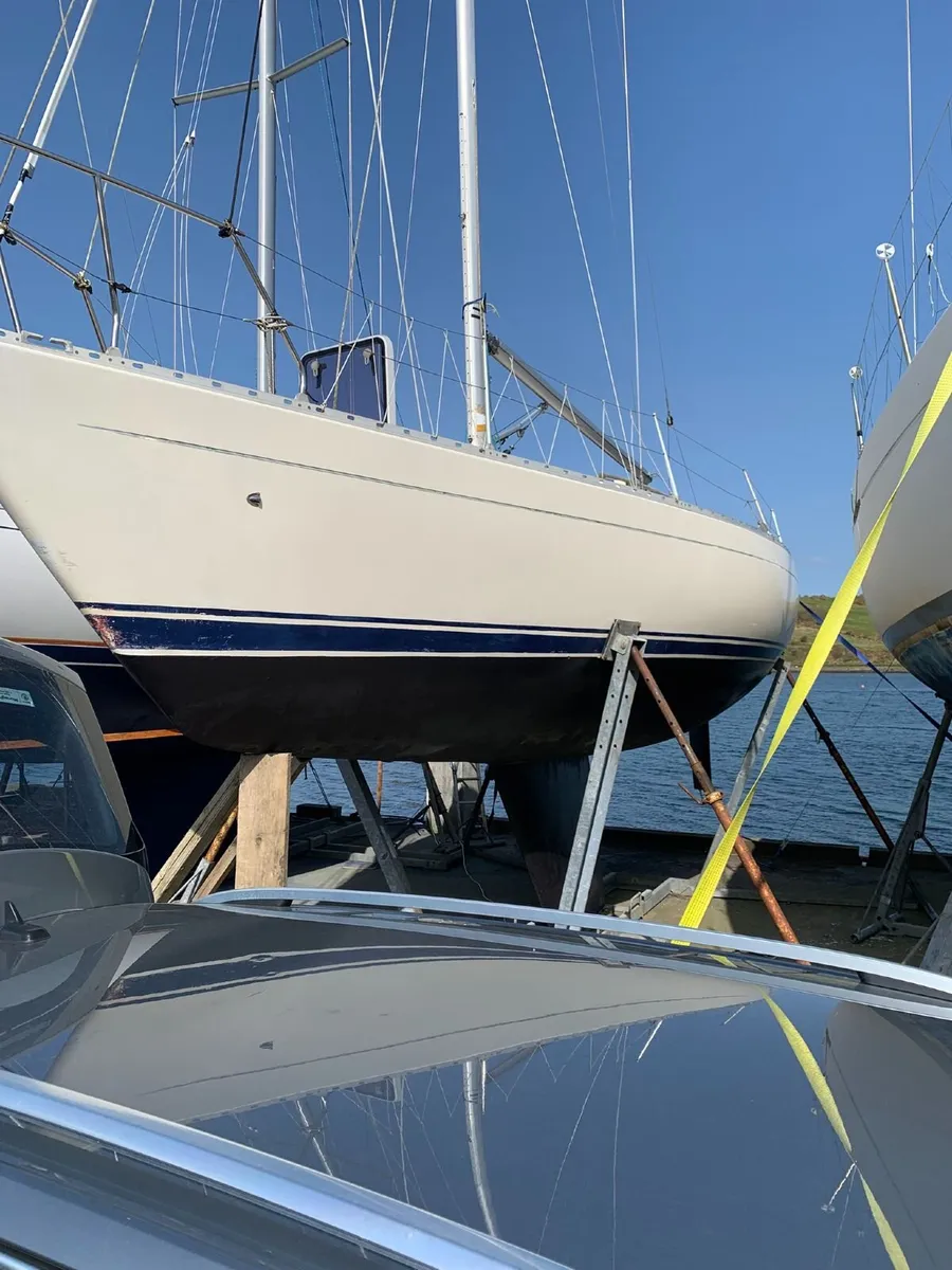 Sigma 33 Fin Keel  cruiser/racer - Image 1