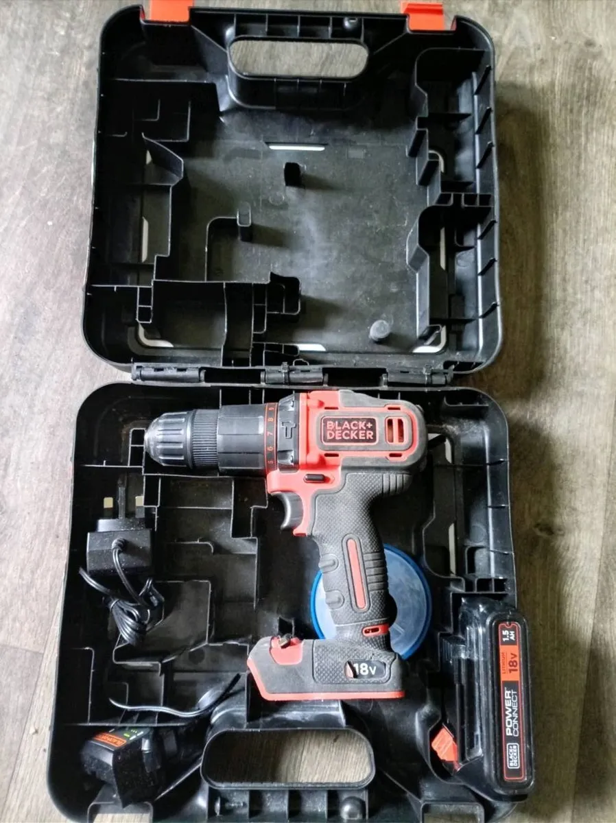 Black and Decker Drill with hammer action - Image 2