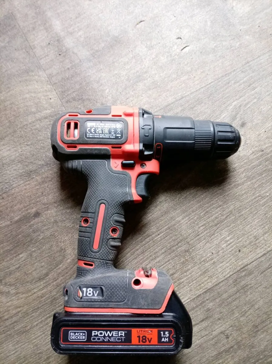 Black and Decker Drill with hammer action - Image 3