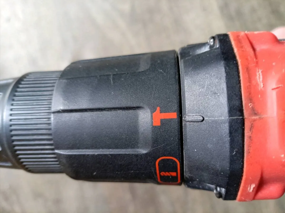 Black and Decker Drill with hammer action - Image 4