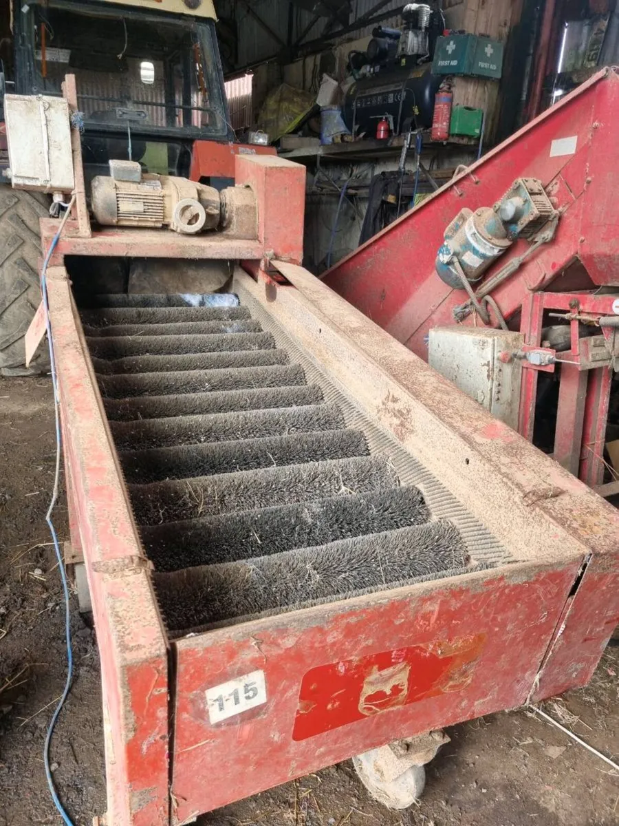 Potatoe brusher and bagger - Image 1