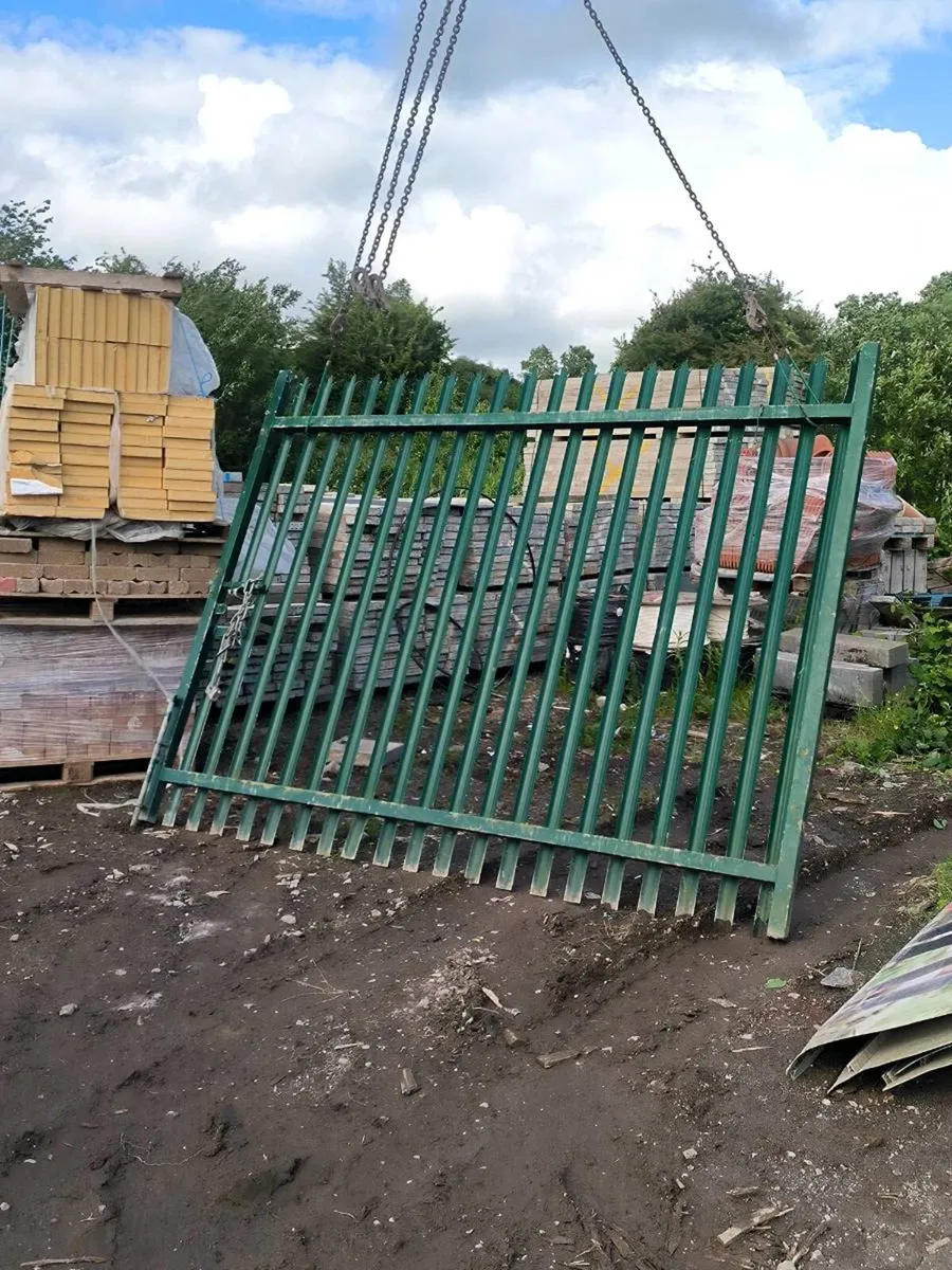Gates Palisade fencing powder coated galvanised - Image 2