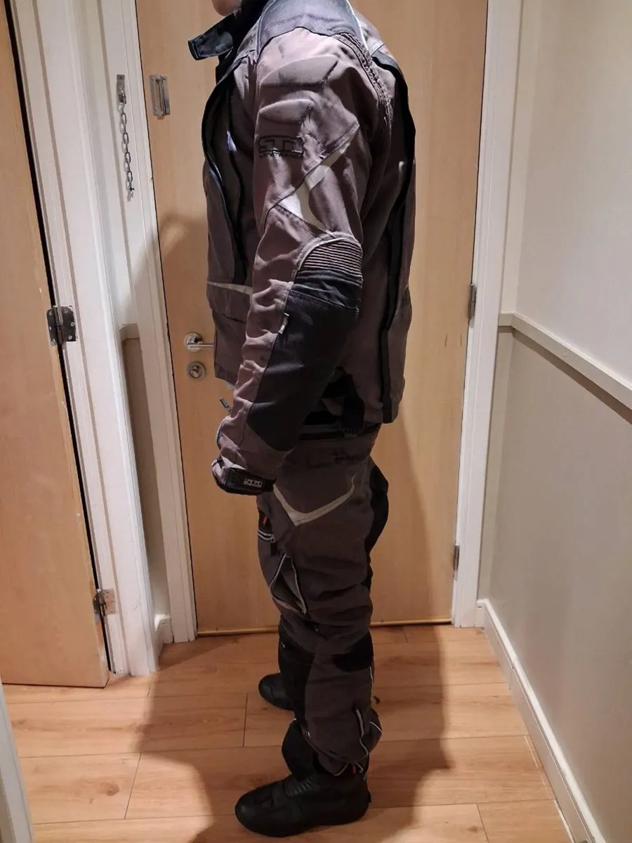 Motorbike gear ( Jacket, pants, boots) - Image 3