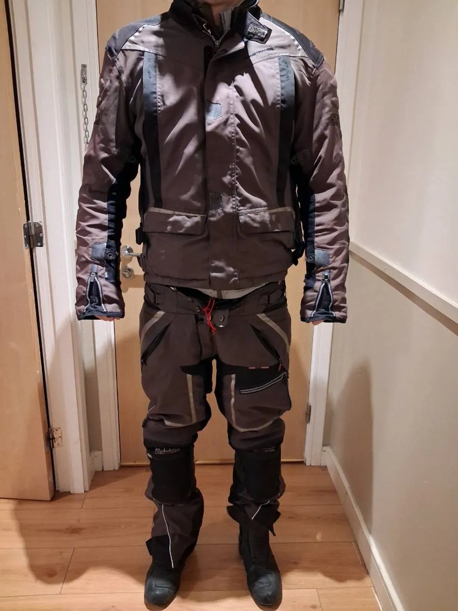 Motorbike gear ( Jacket, pants, boots) - Image 1