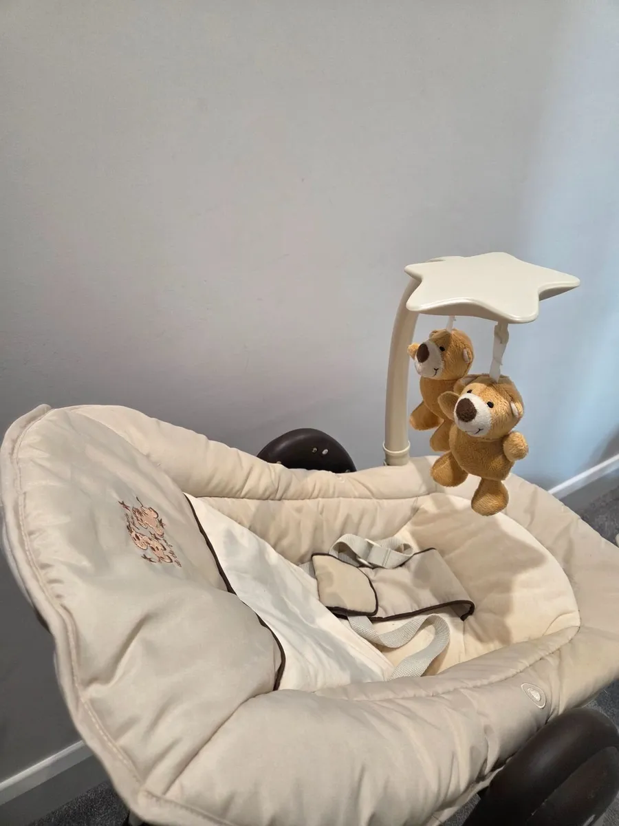 FREE - Baby high CHAIR & Bath - Image 1