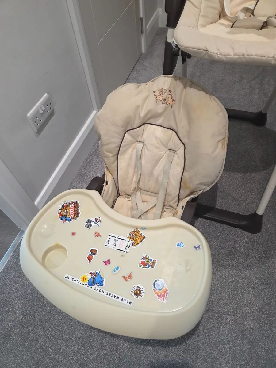 FREE - Baby high CHAIR & Bath - Image 4