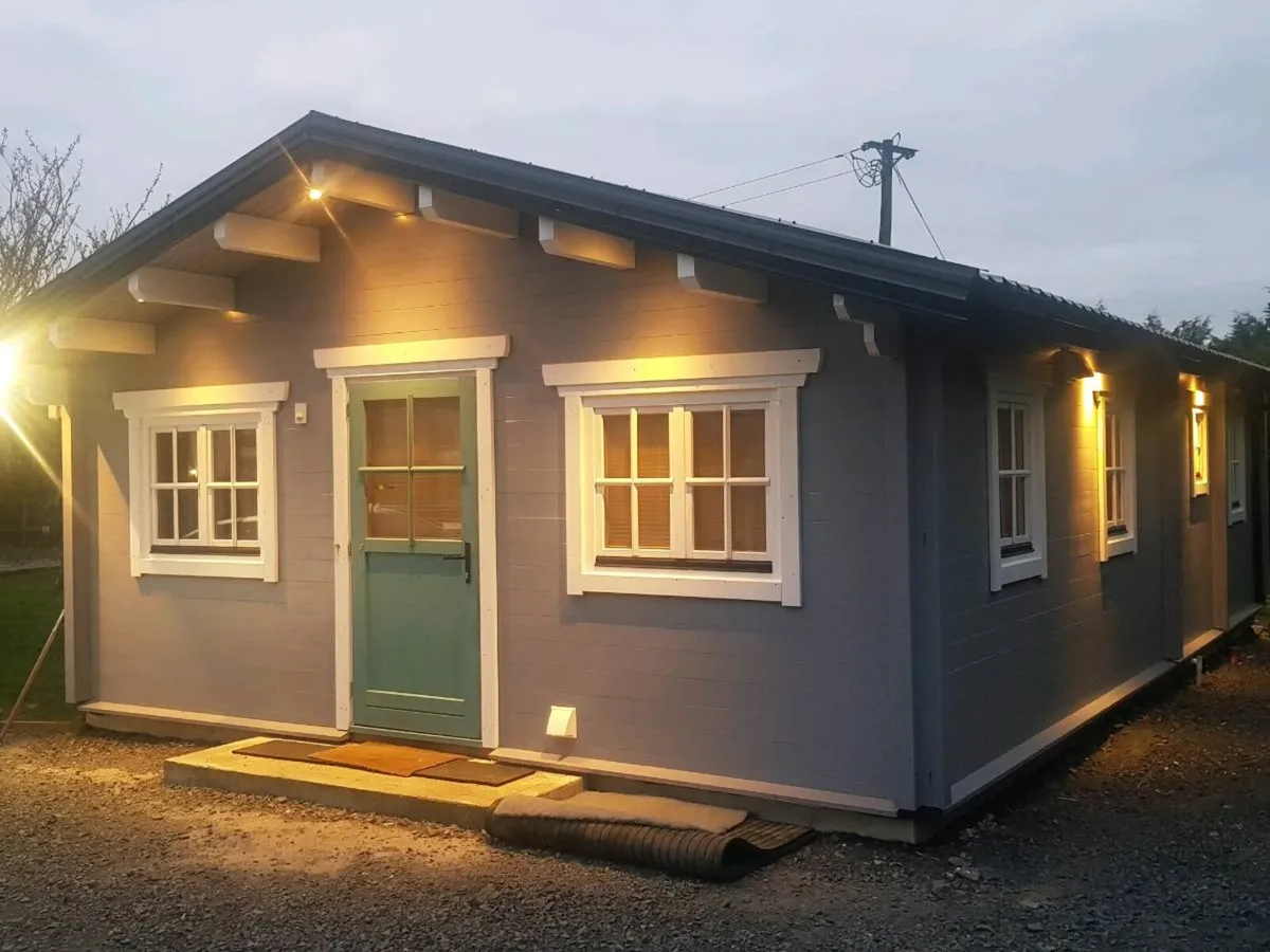 2 bed log cabin 5.7 x 9.5 - Image 1