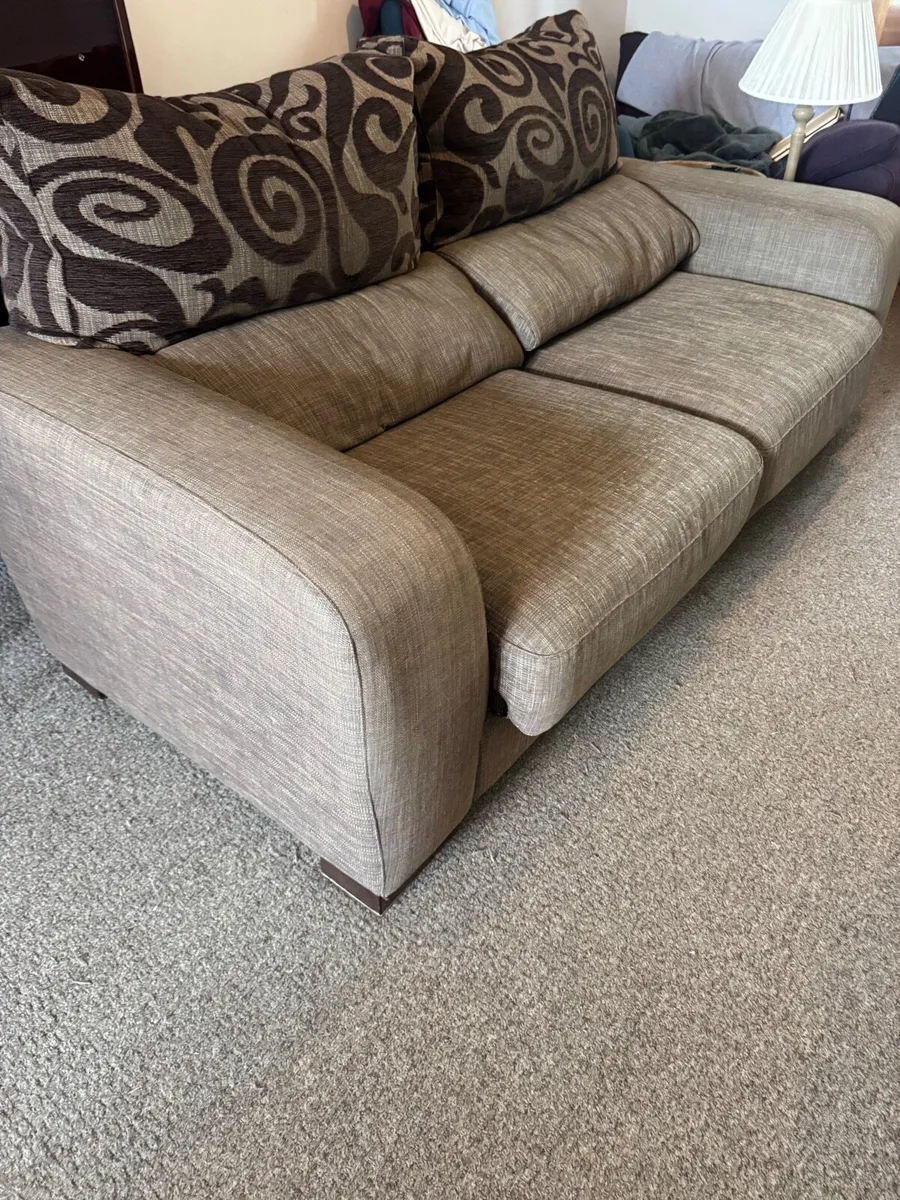 Couch 2 seater - Image 1