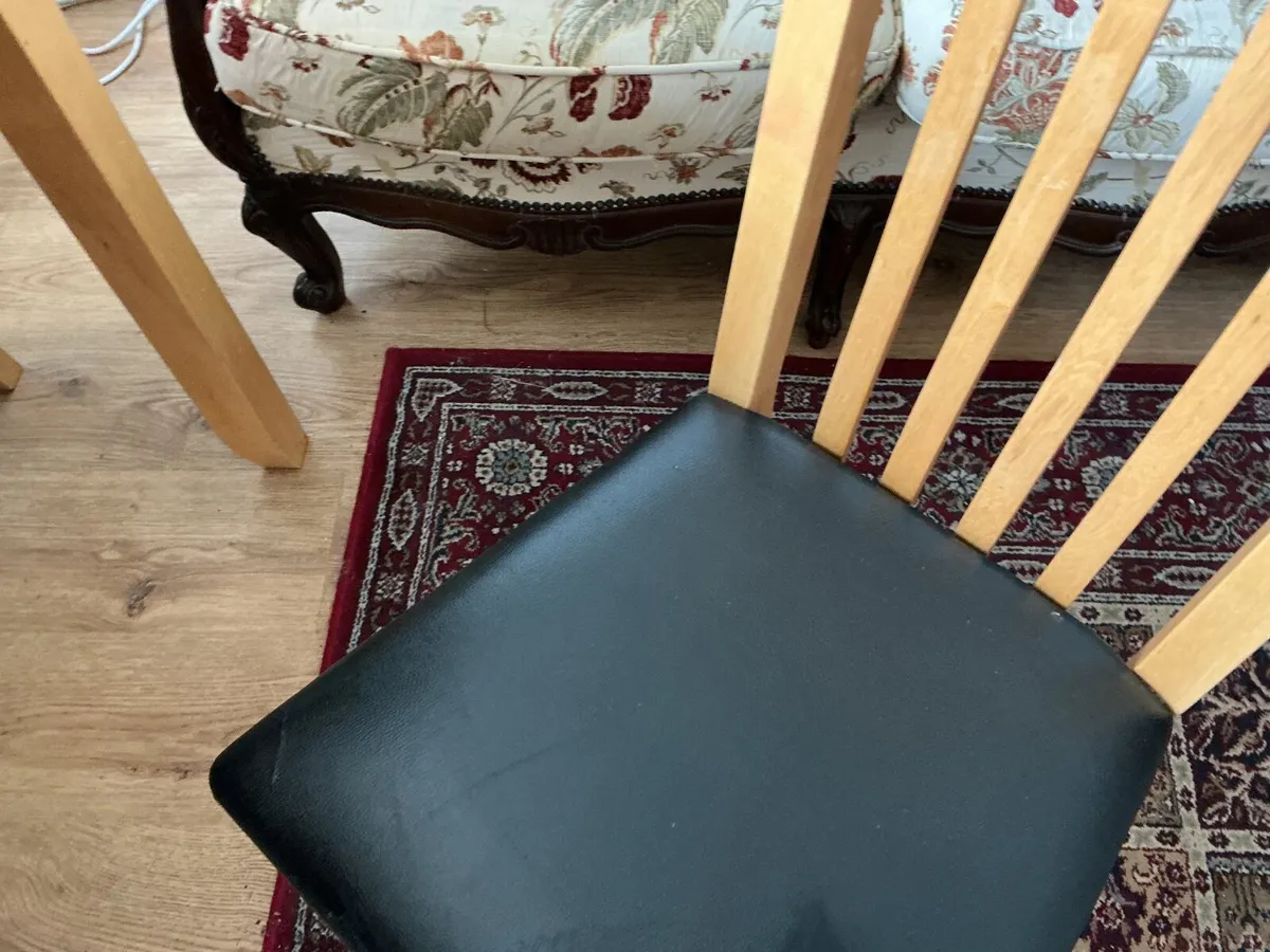 Lovely Table and chairs - Image 4