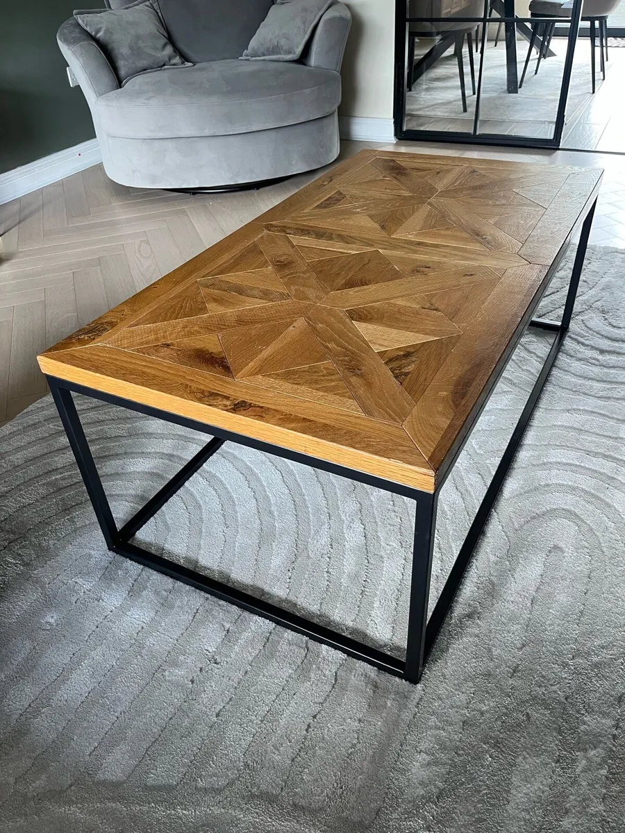 Wooden coffee table - Image 1