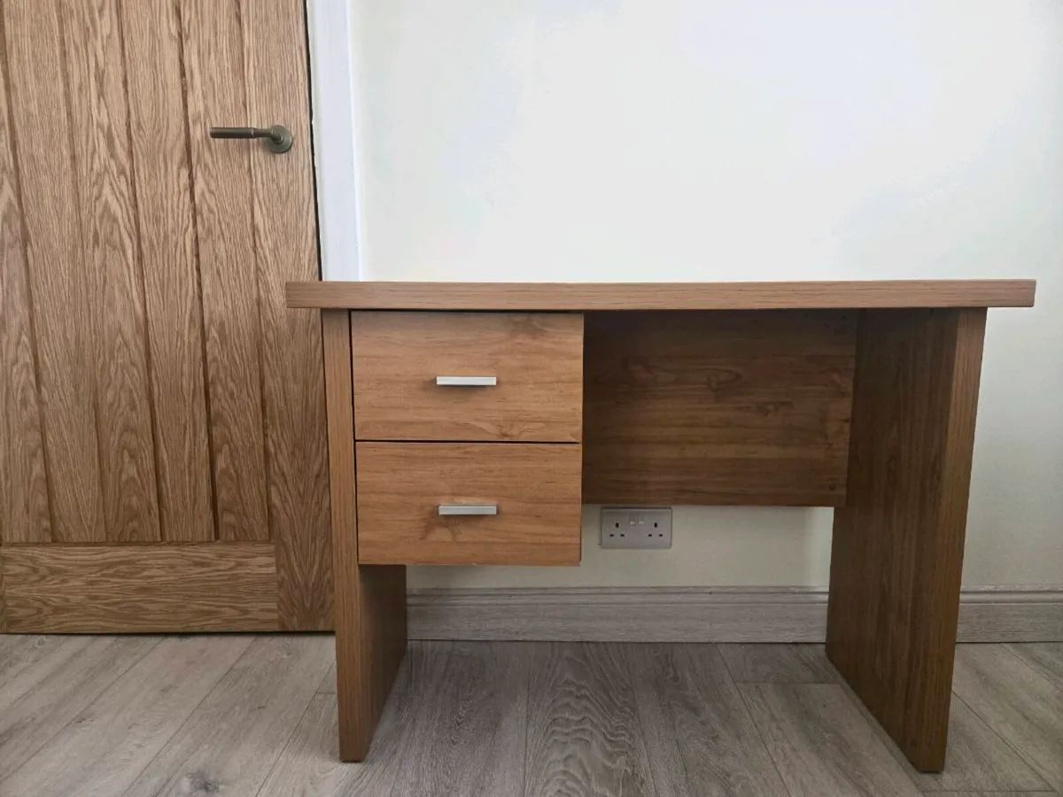 Computer Desk - Image 1