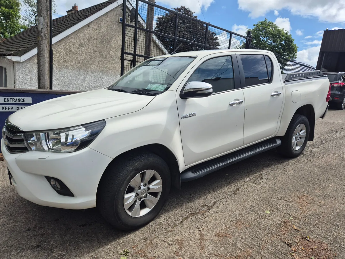 Toyota Hilux 2018 - Image 2