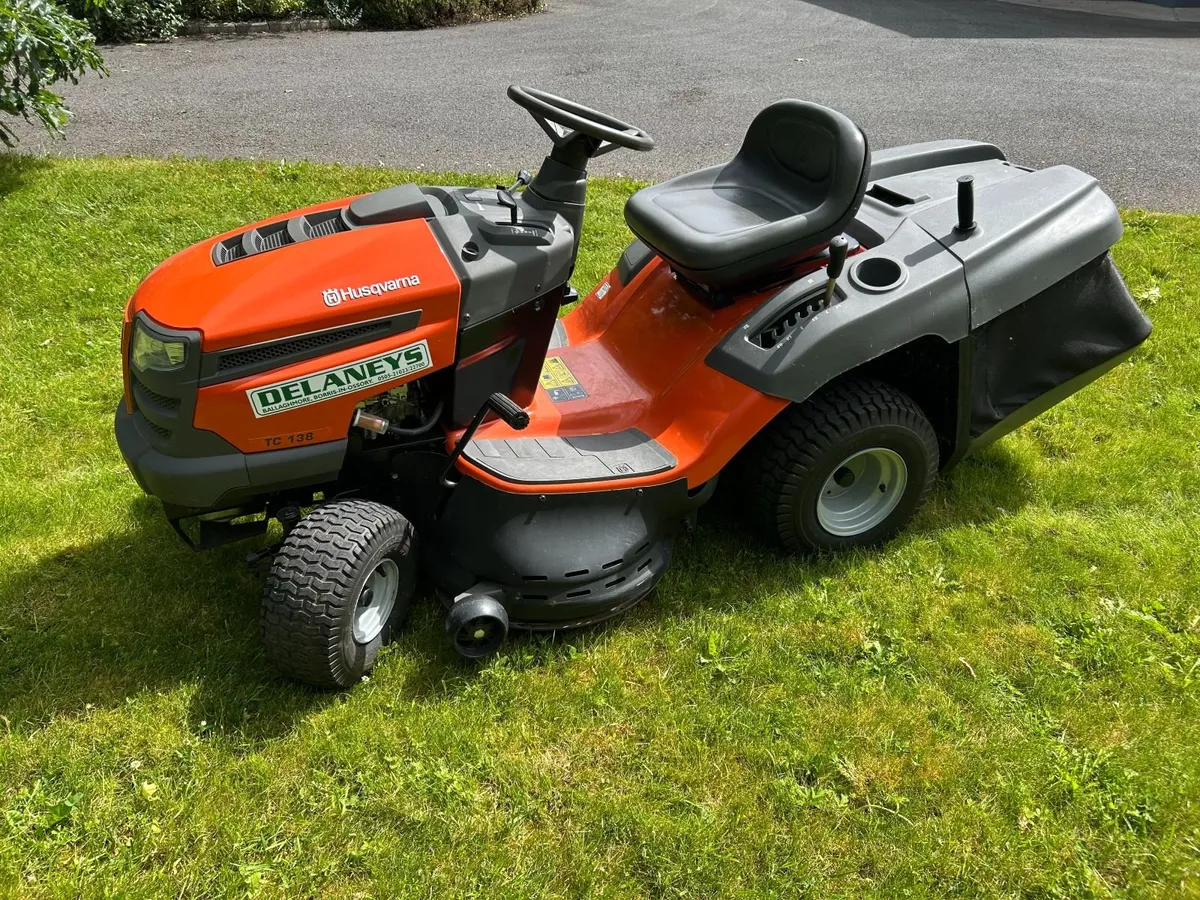 Husqvarna TC138 Ride on lawnmower - Image 4