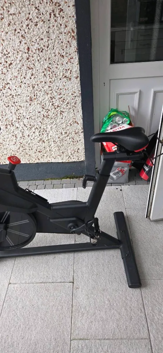 ProForm Carbon Pro 10 Studio Bike - Image 3