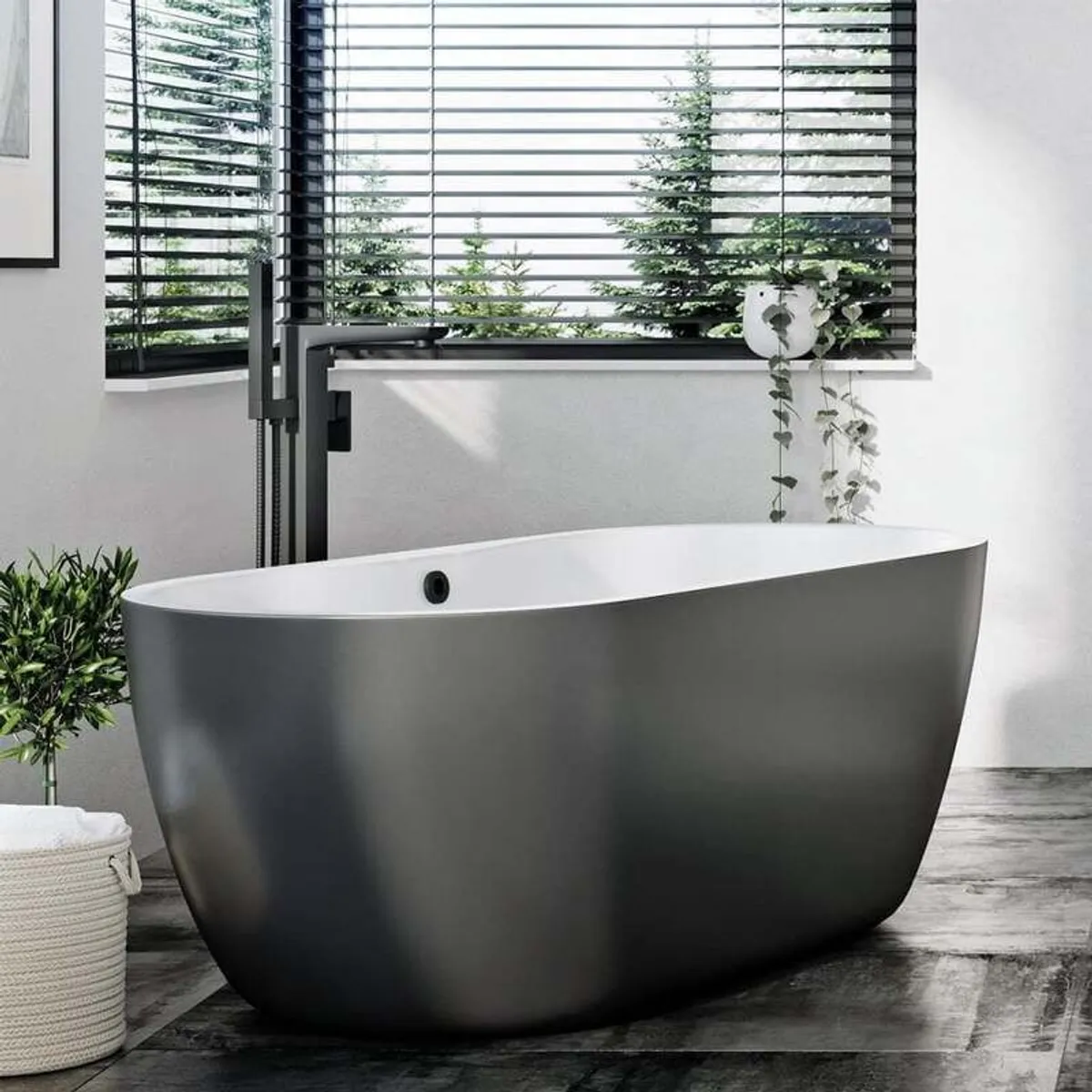 Matt black bath 1655 x750mm