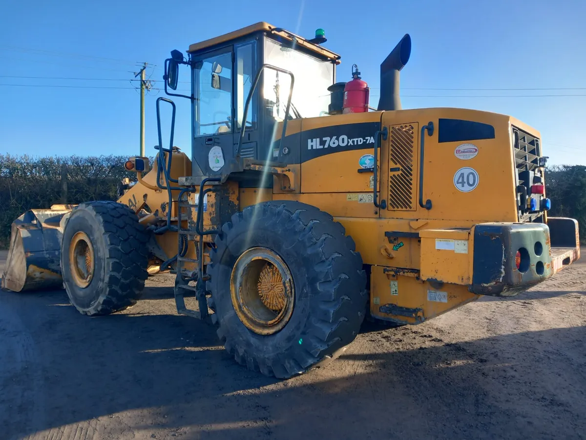 Hyundai 760-7 Loading Shovel - Image 3