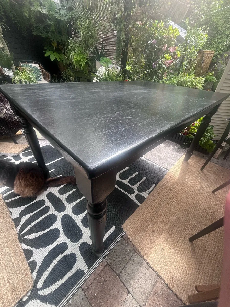 Dining table - Image 2