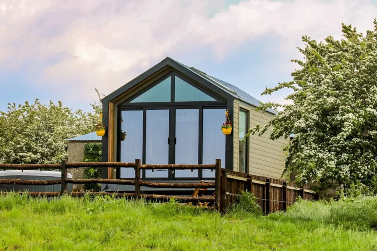 Luxury Glamping Lodge / Cabin / Pod for Sale - Image 4