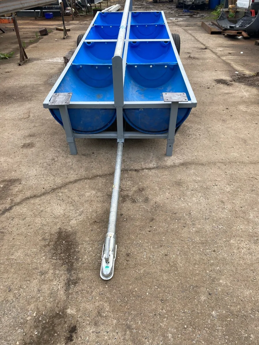 Axel Barrel trough - Image 2