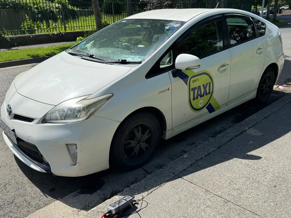 TOYOTA PRIUS 2013 - Image 2