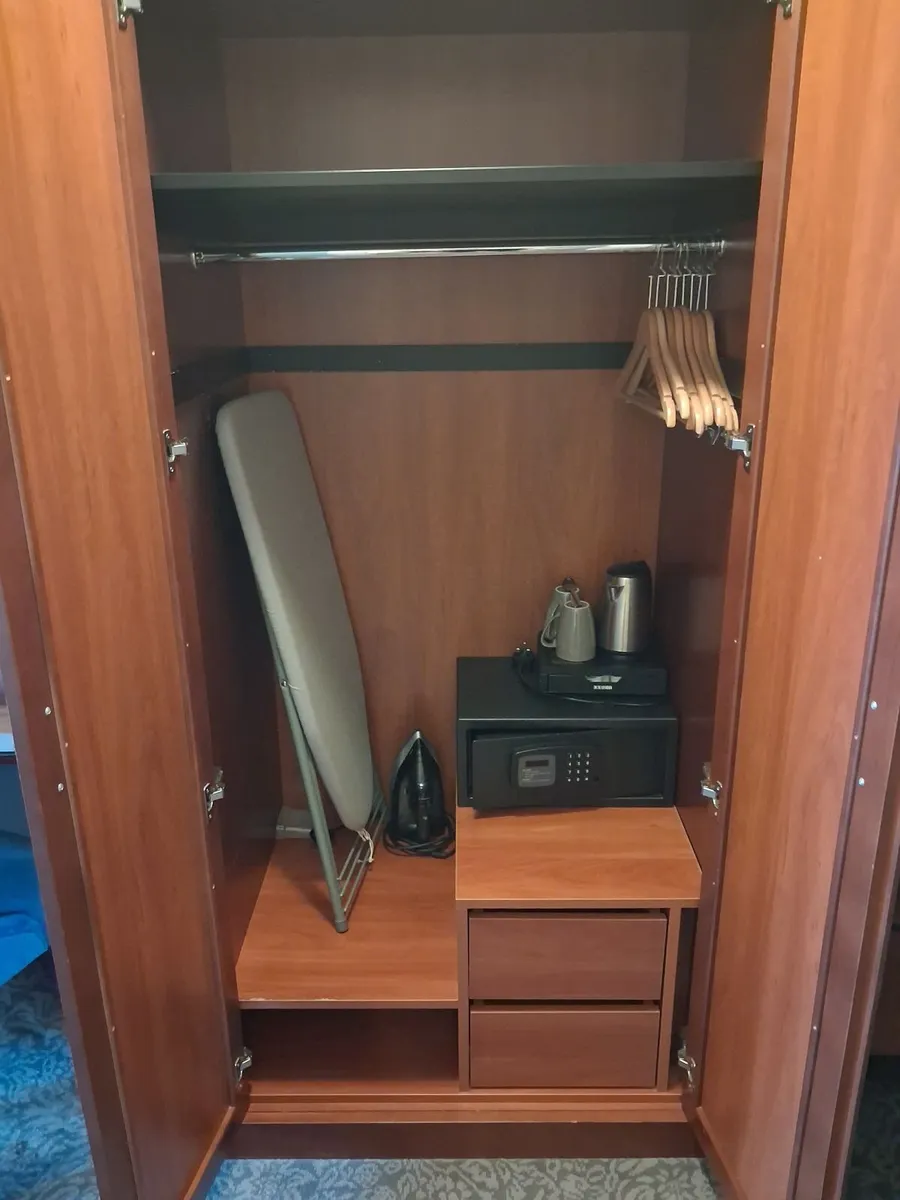 Hotel furniture - Image 2