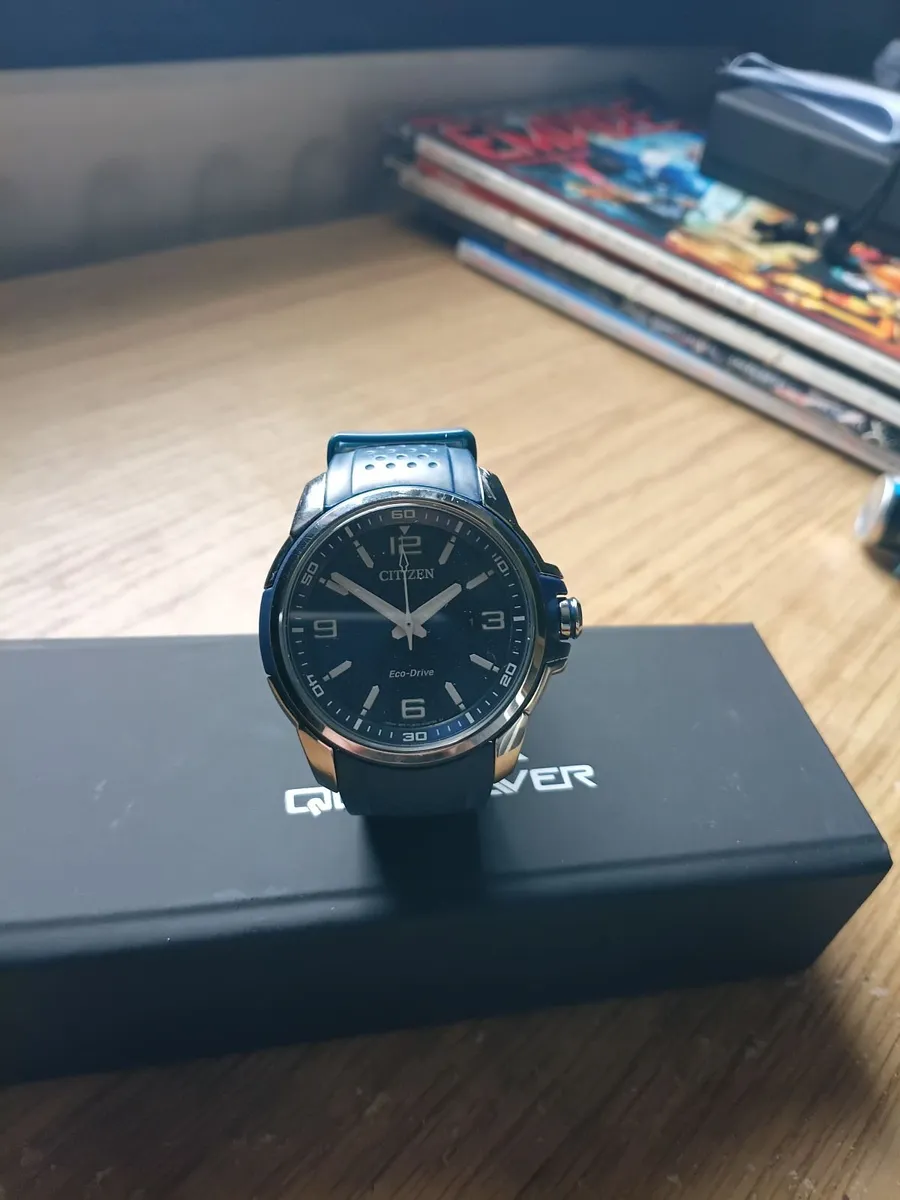 Beautiful watch only worn twice. - Image 1