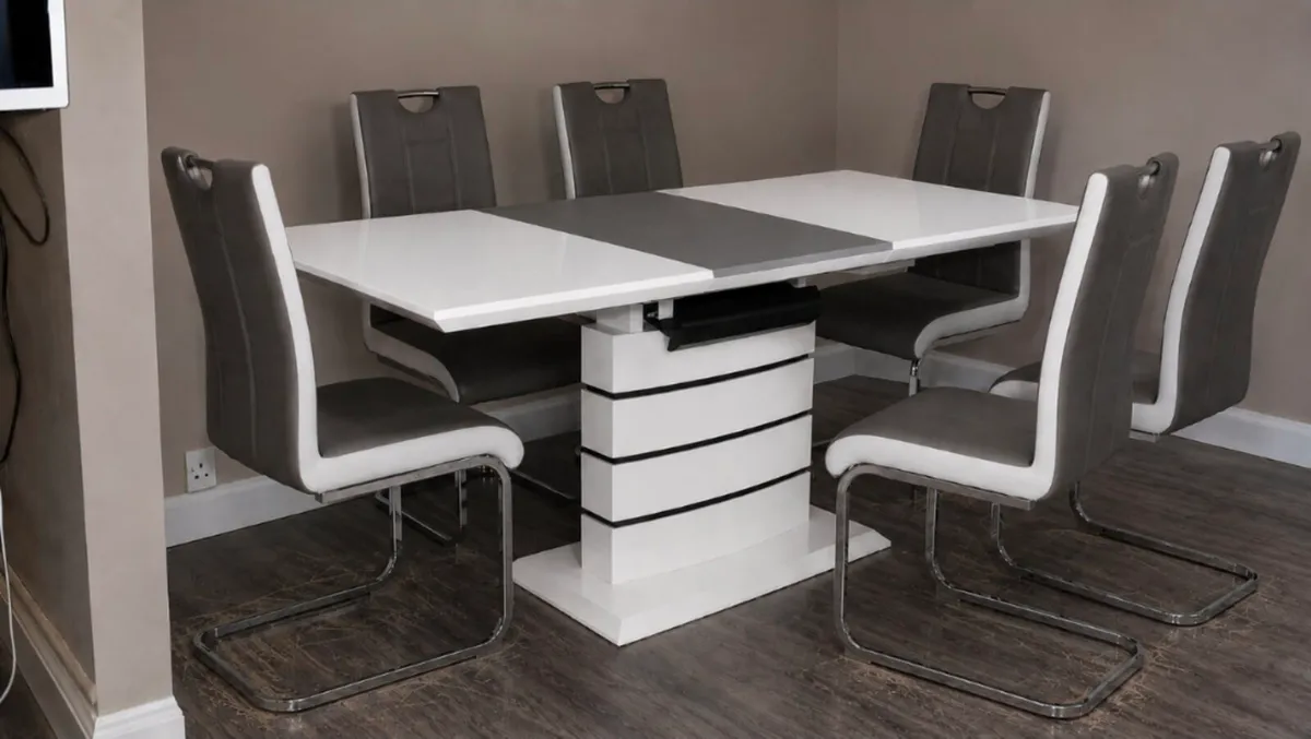 Kitchen Table & Chairs - Image 2
