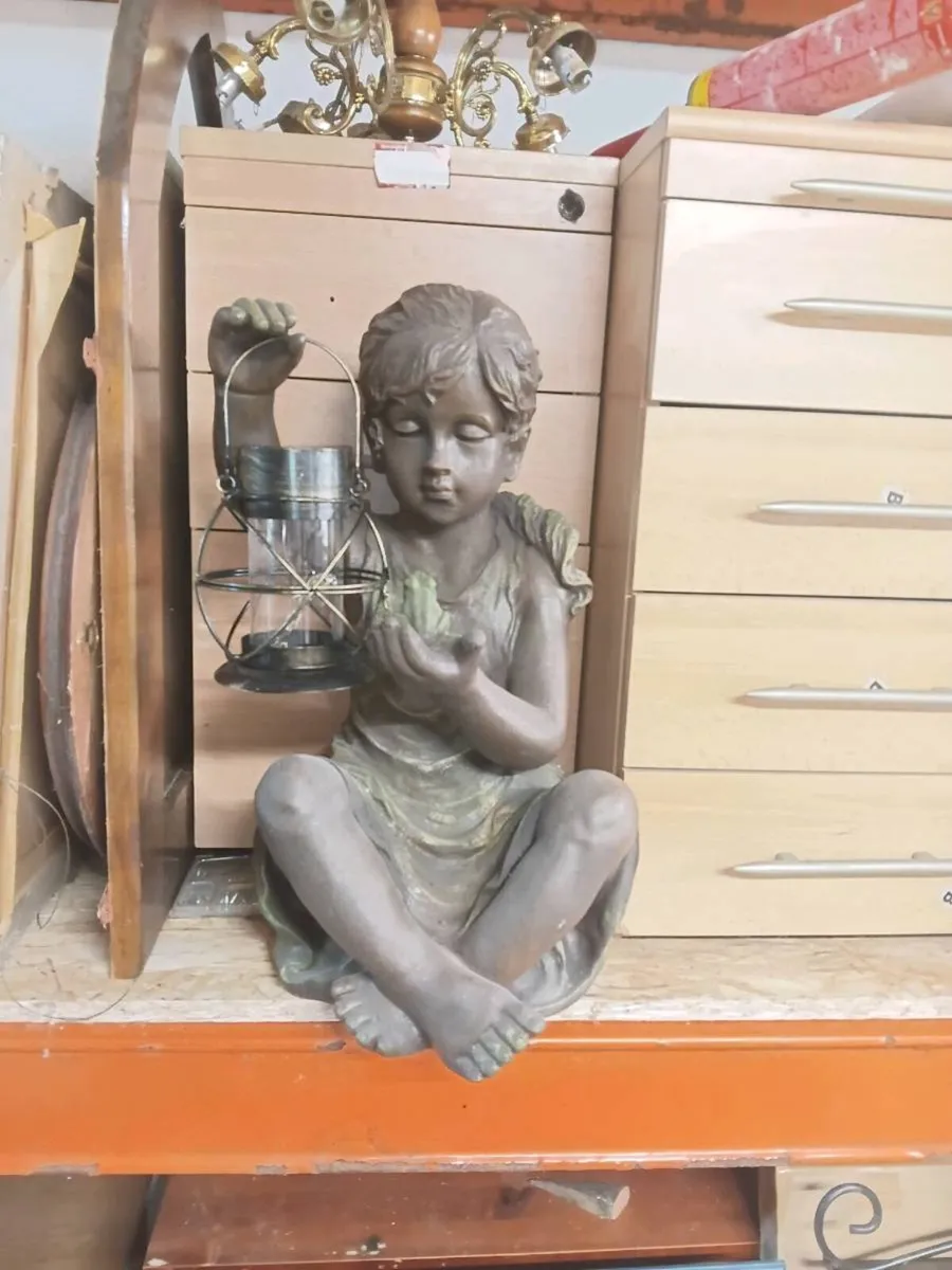 Garden ornament. - Image 1