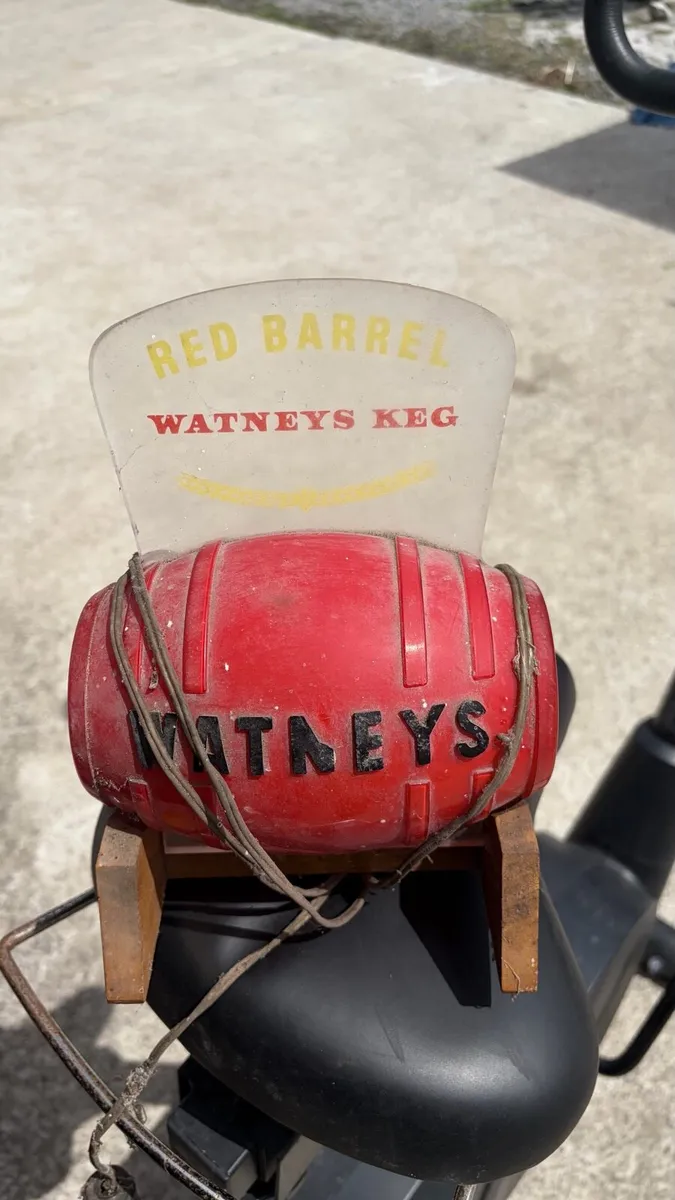 Watneys lamp - Image 1