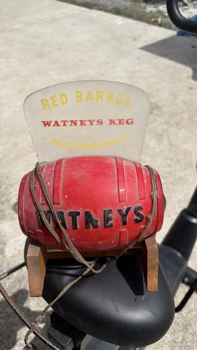 Watneys lamp - Image 3