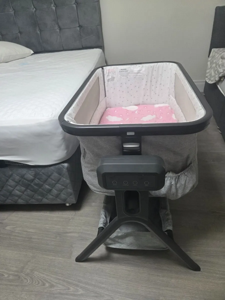 Baby Crib – Excellent Condition - Image 1