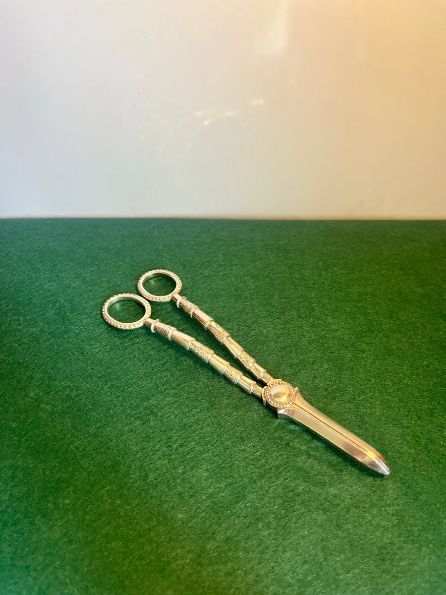 Victorian Grape Scissors - Image 2