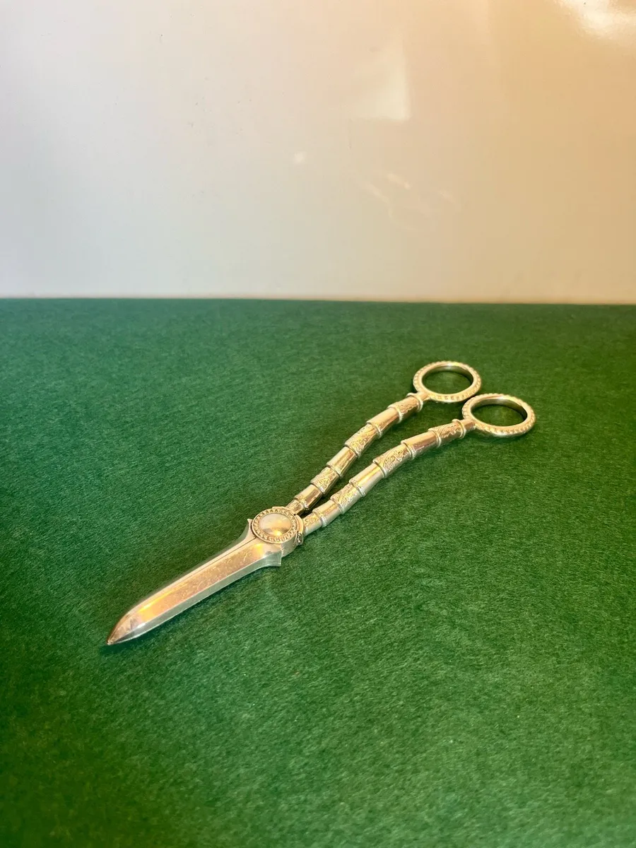 Victorian Grape Scissors - Image 1