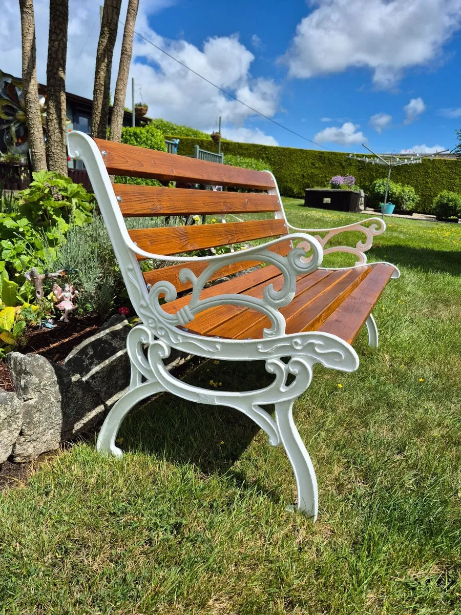 Cast iron Garden bench - Image 1