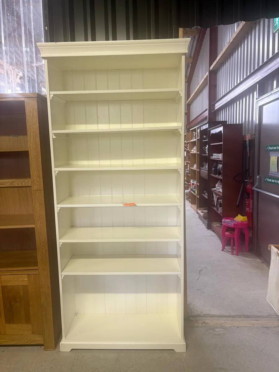 Solid bookcase