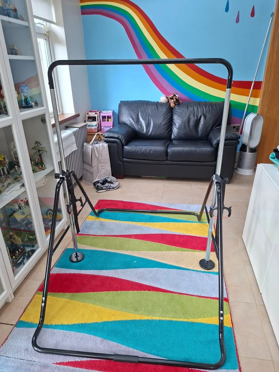 Gymnastics bar - Image 1