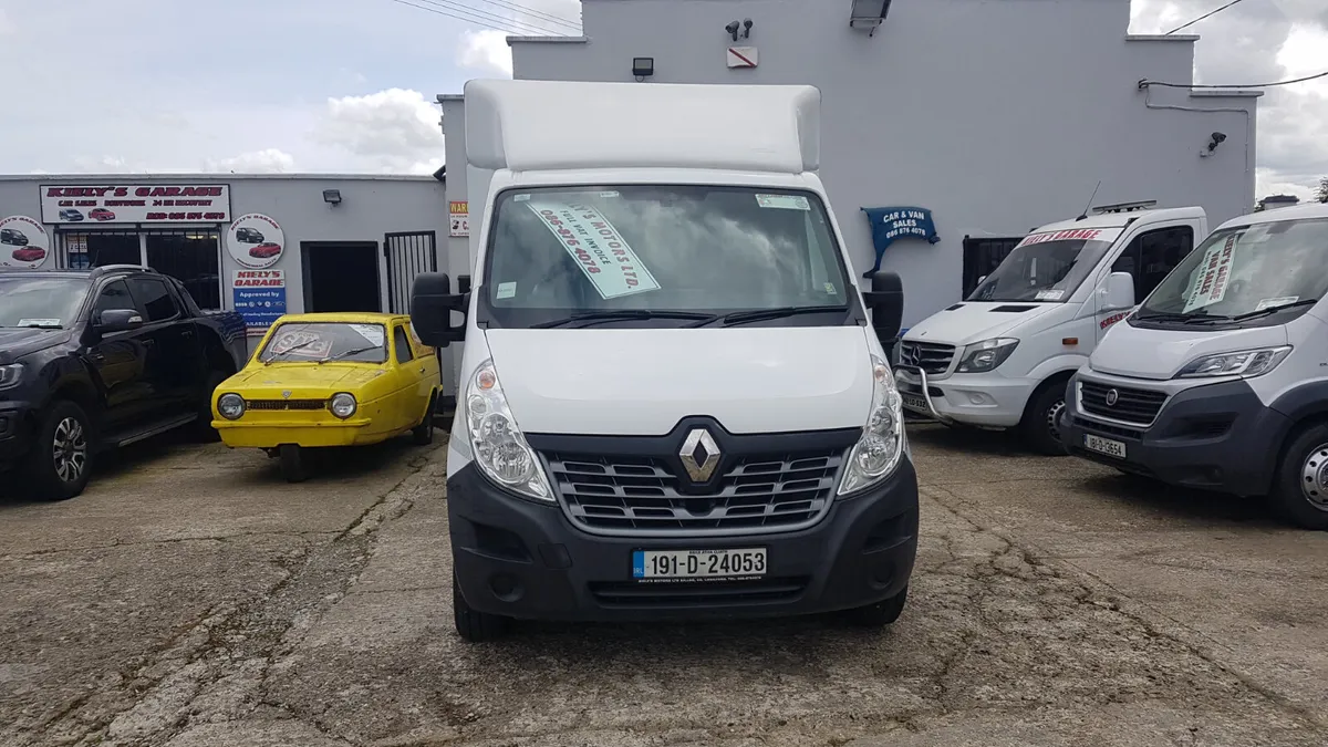 Renault Master LOW LOADER BOX 95KM VAT INVOICE - Image 3