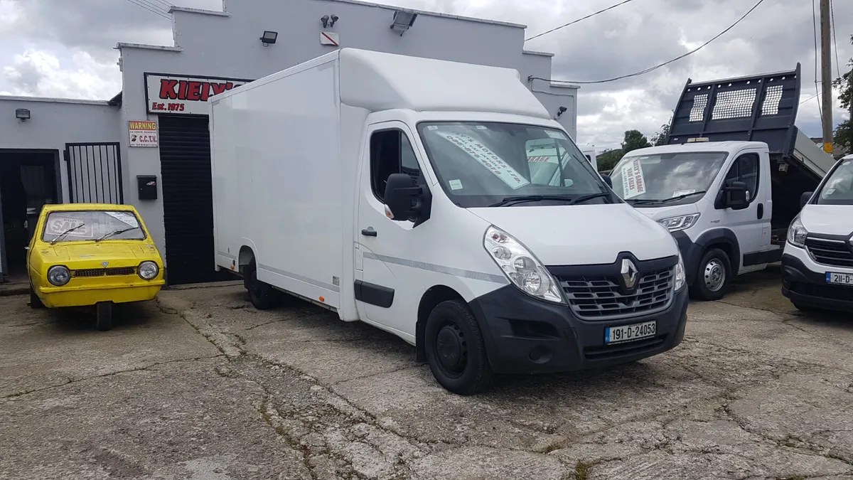 Renault Master LOW LOADER BOX 95KM VAT INVOICE - Image 2
