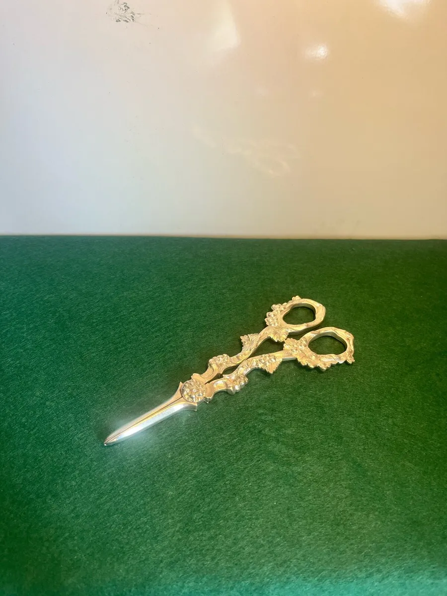 Victorian Grape Scissors - Image 1