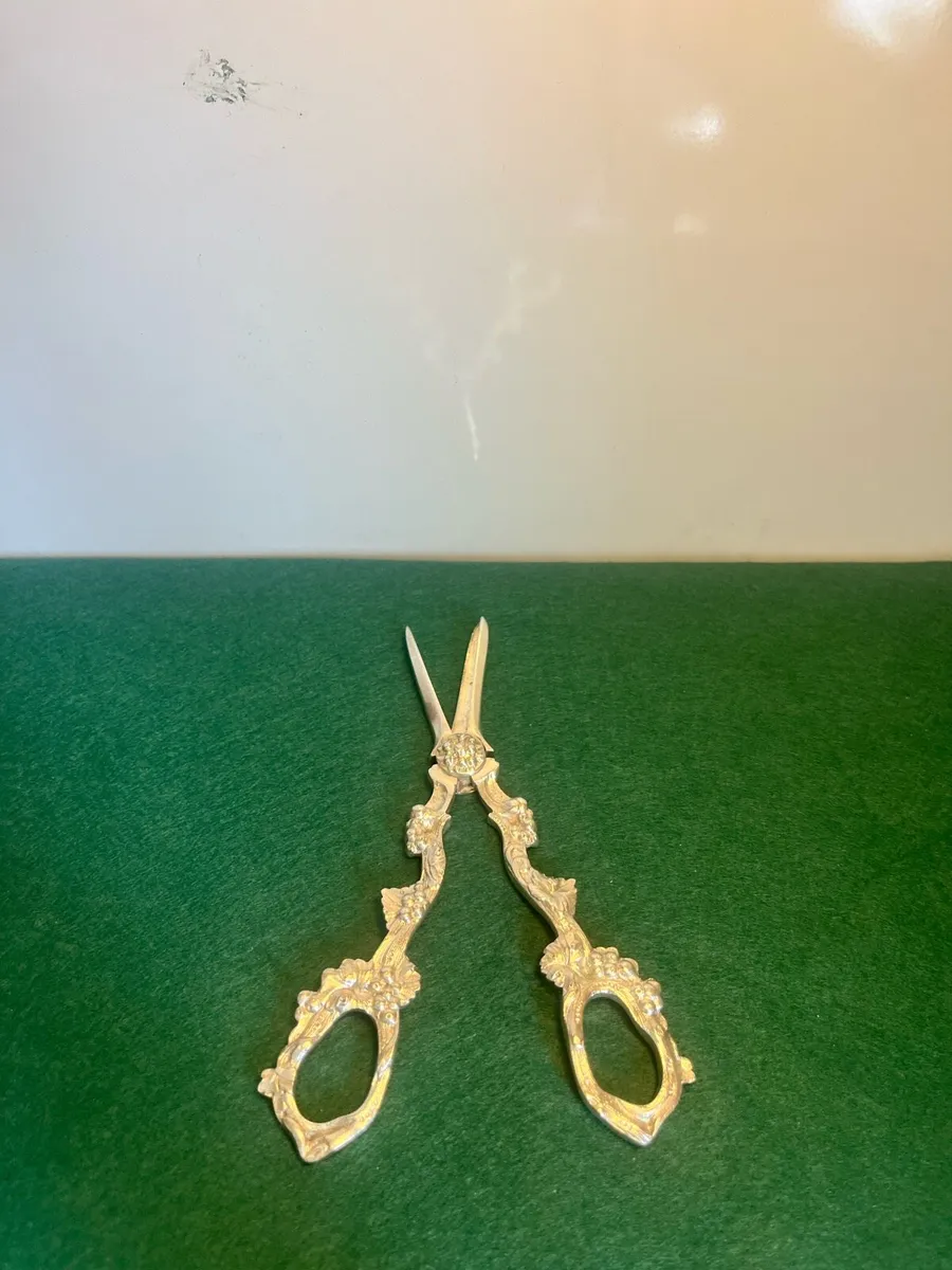 Victorian Grape Scissors - Image 3