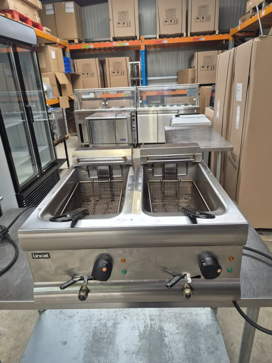 Used Lincat Tabletop Twin Fryer Electric - Image 4