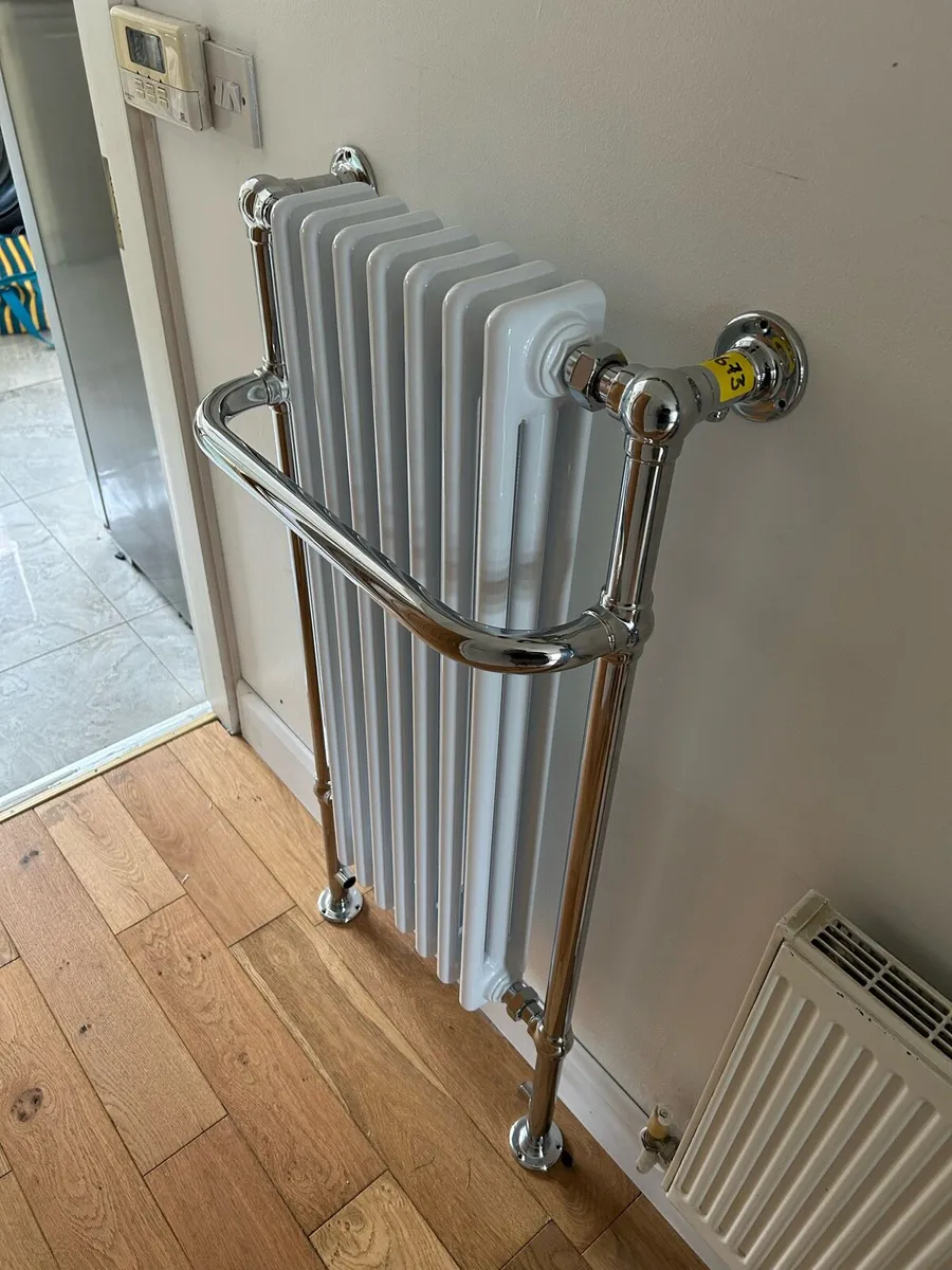 Delgada heated towel rail - Image 1
