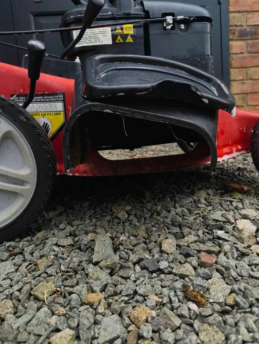 Makasa Petrol Lawnmower Red Briggs - Image 4