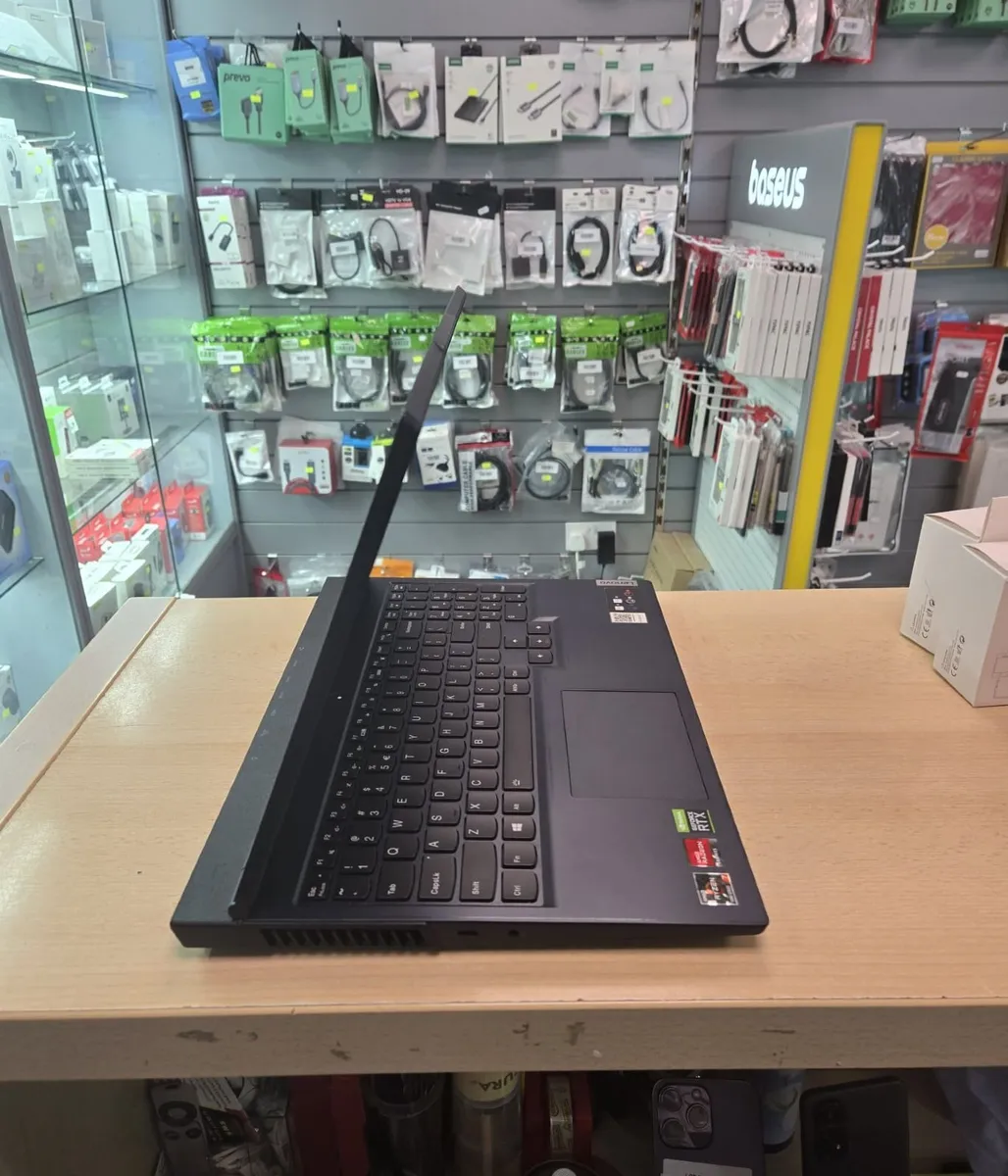 Lenovo Legion 5 15ACH6H - Image 1