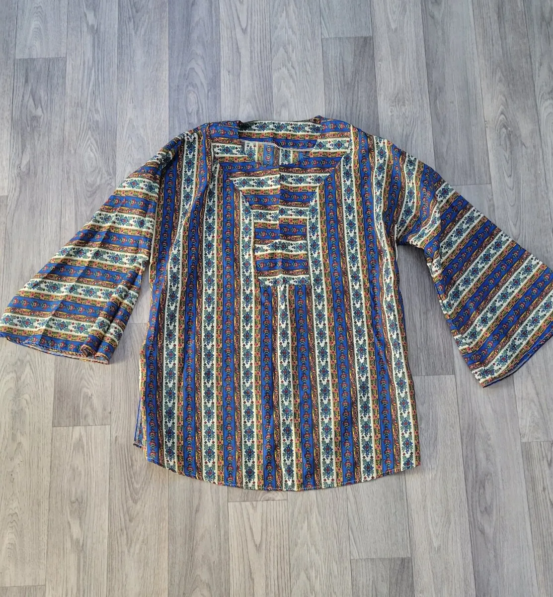 1960s Vintage floral silky bell sleeve split neckl - Image 3