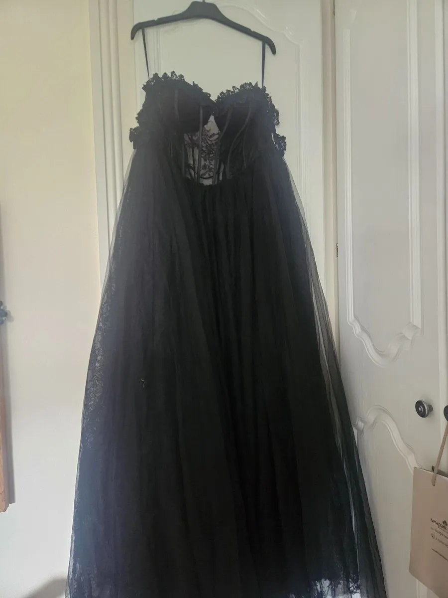 ✨ Elonna Black Lace Debs Dress – Size L – Brand Ne - Image 3